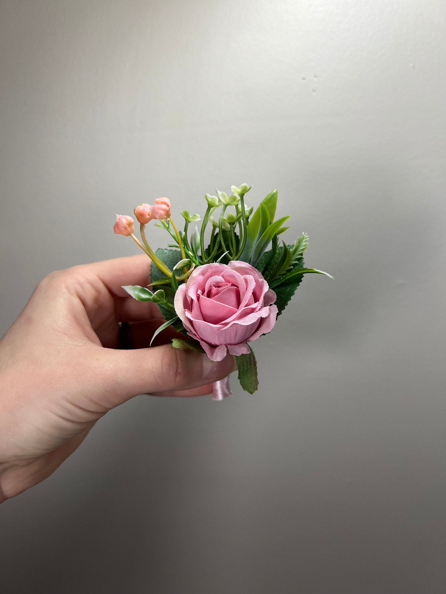 Wedding Corsage Pink Wedding Wrist Corsage Fuchsia Bridesmaids Corsage Viva Magenta Corsage Pink Boutonniere Dusty Rose Artificial Flowers